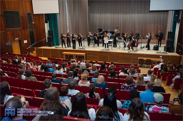 (УКР) Профком студентів НМУ організував благодійний концерт на підтримку ЗСУ