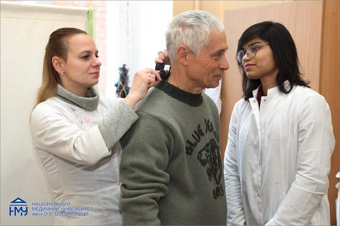 В Університетській клініці провели безоплатний дерматологічний онкоскринінг