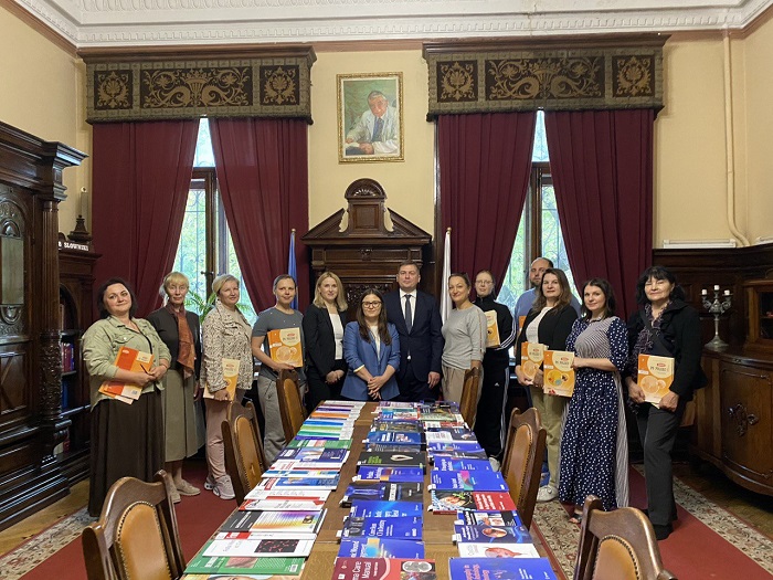 Співробітники НМУ пройшли курс з вивчення польської мови