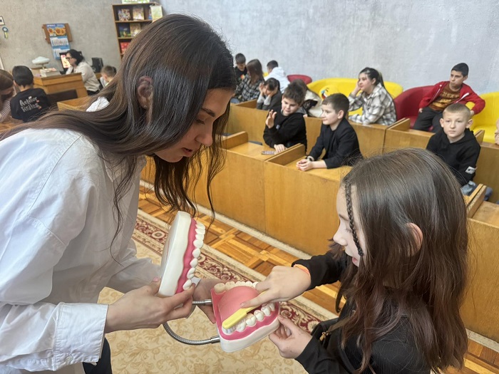 Представники Університету провели захід зі збереження дитячого стоматологічного здоров’я