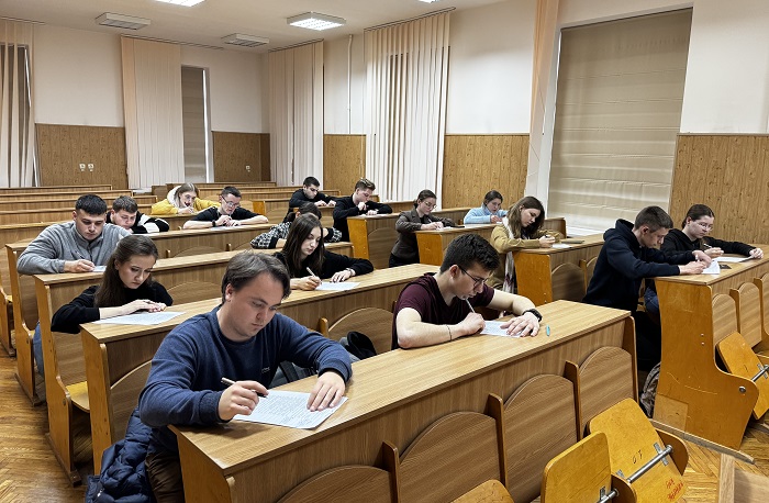 Студенти аналізували візуальні матеріали операцій і клінічні кейси на олімпіаді з хірургії