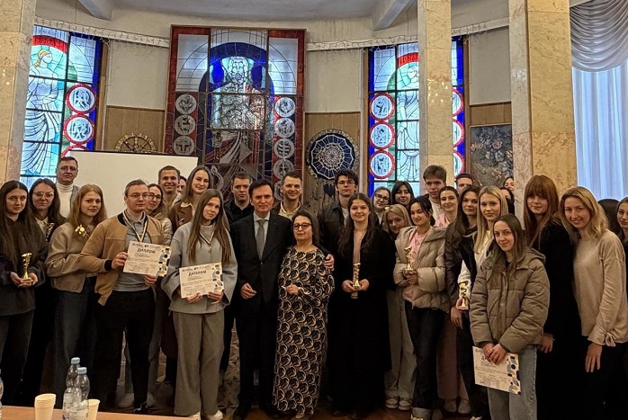 Учасники олімпіади розв’язували тестові завдання з внутрішньої медицини