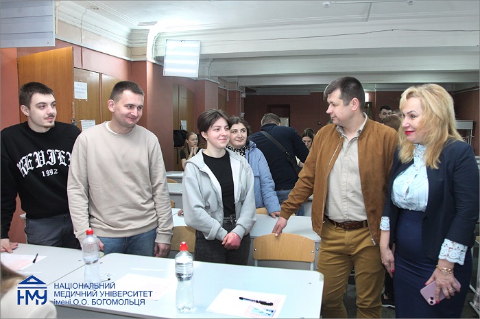 Магістри спеціальностей «Громадське здоров’я» і «Терапія та реабілітація» склали «Крок 2»