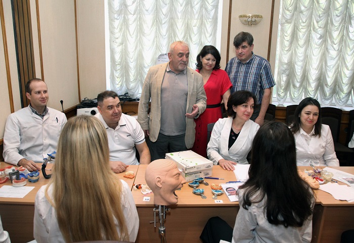 Інтерни-стоматологи завершили атестаційну програму підготовки