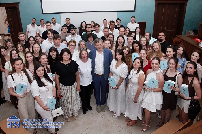 153 лікарі-інтерни успішно завершили підготовку за спеціальністю «Стоматологія»