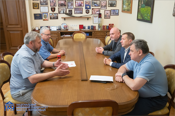 НМУ підписав меморандум про співпрацю з Київським медичним коледжем